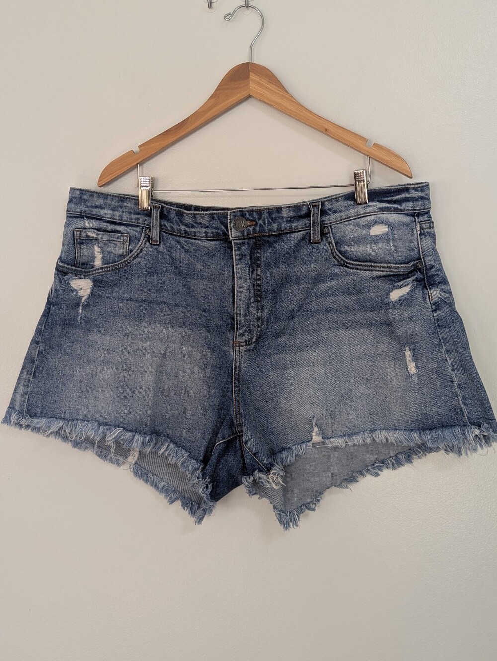 Kut from the Kloth Distressed Raw Hem Denim Shorts Size 18W